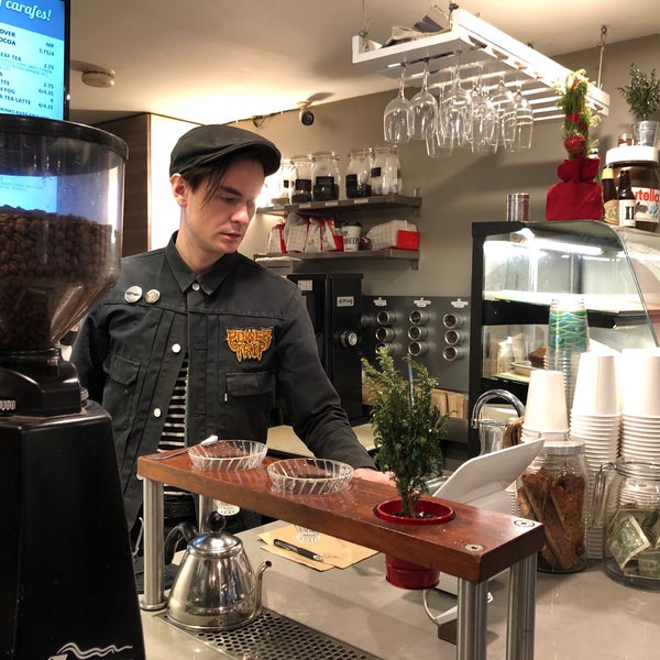 12/22/2018 tarihinde Peter A.ziyaretçi tarafından La Stazione Coffee &amp; Wine Bar'de çekilen fotoğraf