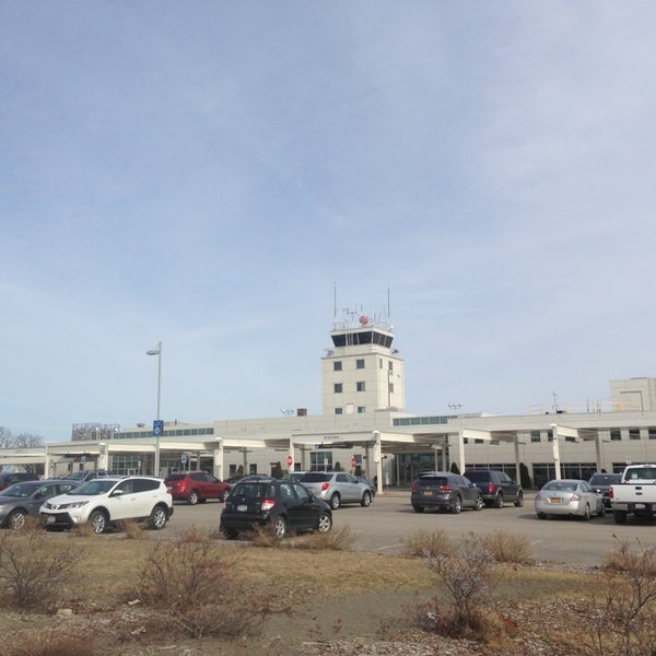4/4/2013 tarihinde P B.ziyaretçi tarafından Greater Binghamton Airport / Edwin A Link Field'de çekilen fotoğraf