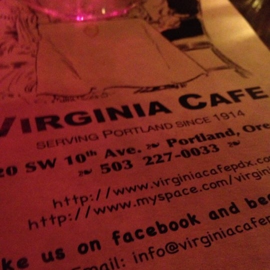 รูปภาพถ่ายที่ Virginia Cafe โดย Tim R. เมื่อ 12/9/2012