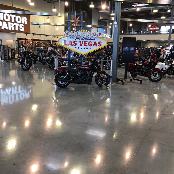 Foto tirada no(a) Las Vegas Harley-Davidson por Danny F. em 2/6/2018