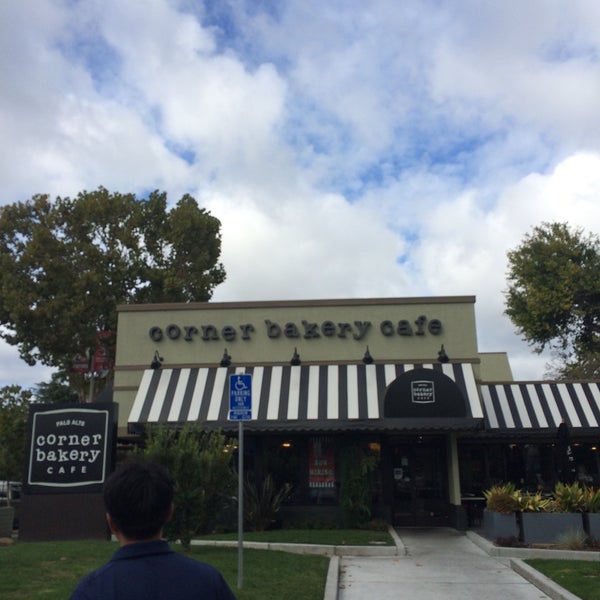 10/18/2015 tarihinde Bosco H.ziyaretçi tarafından Corner Bakery Cafe'd...