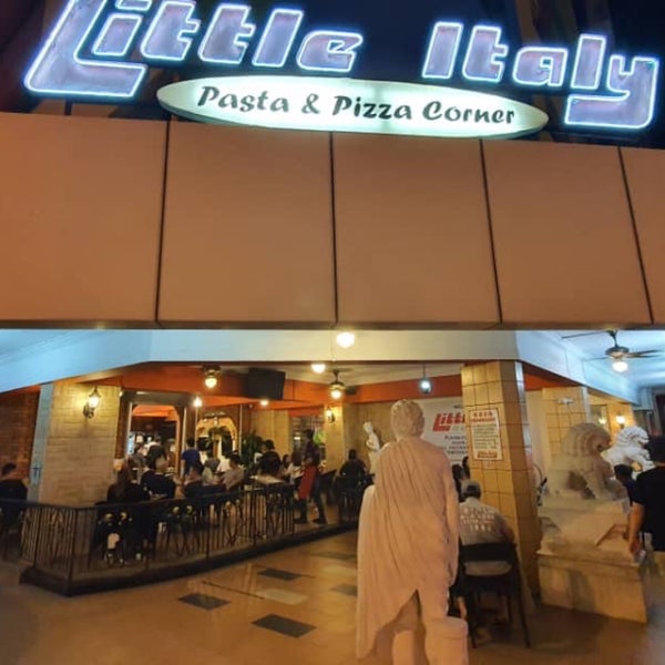 Снимок сделан в Little Italy (Pasta &amp; Pizza Corner) пользователем Victor L. 11/13/2021