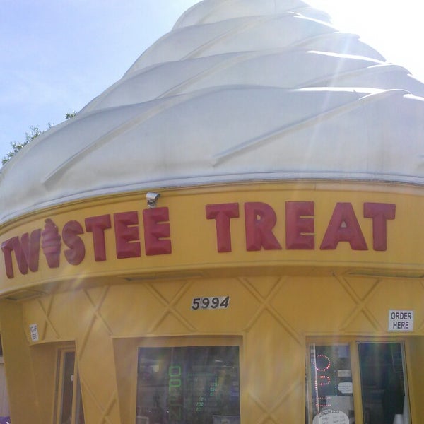 Photo taken at Twistee Treat by Sean H. on 6/10/2013