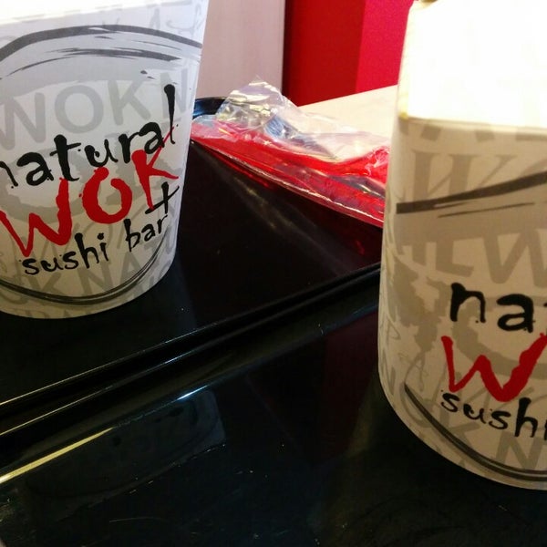 Foto scattata a Natural Wok + Sushi Bar da @xelso &gt;&gt; Jacob R. il 2/6/2015