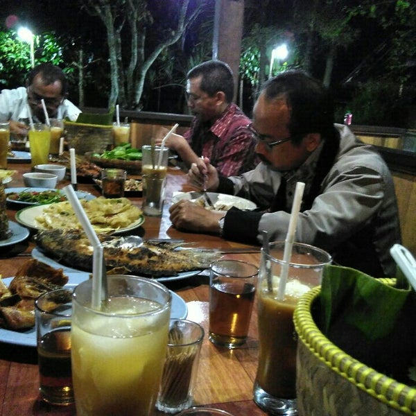 Rumah Makan Saung Jembar - Indonesian Restaurant