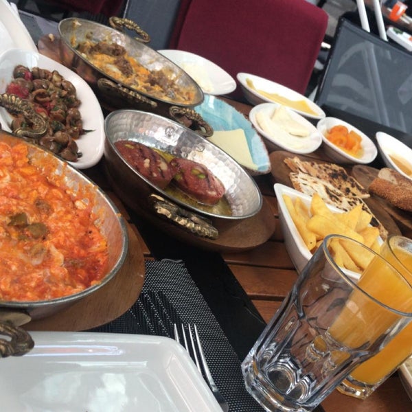 3/31/2019 tarihinde Emriye A.ziyaretçi tarafından Ramazan Bingöl Köfte &amp; Steak'de çekilen fotoğraf