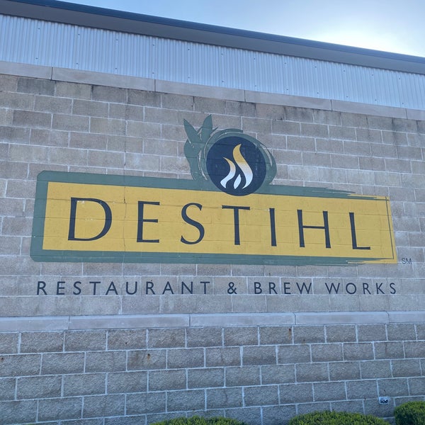 5/9/2023 tarihinde Kyle M.ziyaretçi tarafından DESTIHL Restaurant &amp; Brew Works'de çekilen fotoğraf