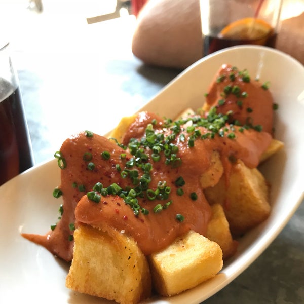 6/26/2018 tarihinde Festouziyaretçi tarafından Betlem Miscelánea Gastronómica'de çekilen fotoğraf