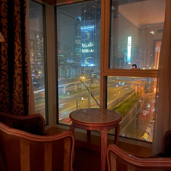 รูปภาพถ่ายที่ Crowne Plaza Dubai โดย Elena N. เมื่อ 1/2/2022