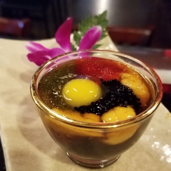Foto diambil di Daan Sushi Asian Bistro &amp; Bar oleh 경순 김. pada 6/23/2019
