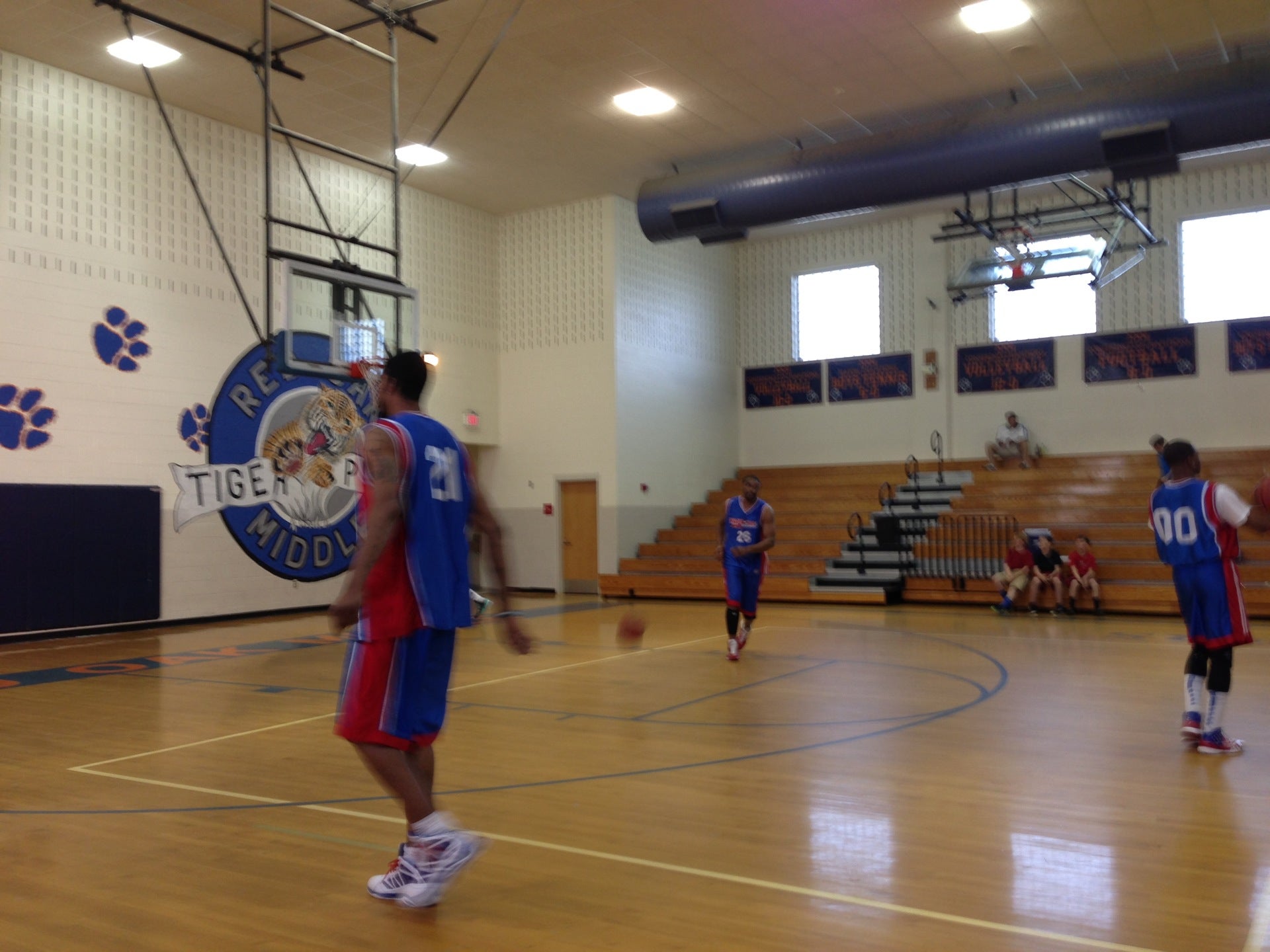 Red Oak Middle School 64 Ziyaret idan 2 Tavsiye