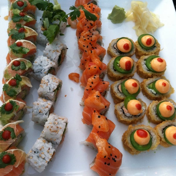 รูปภาพถ่ายที่ Banbu Sushi Bar &amp; Grill โดย Manotas8 เมื่อ 5/27/2013