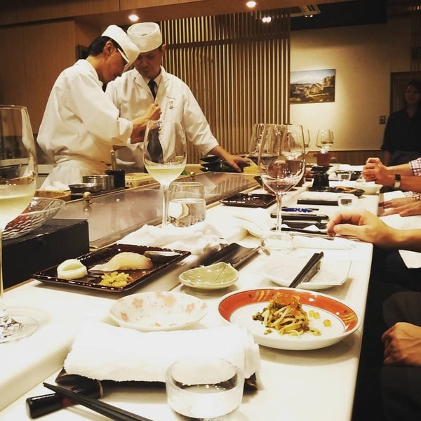 9/8/2015 tarihinde Khanh D.ziyaretçi tarafından Shinzo Japanese Cuisine'de çekilen fotoğraf