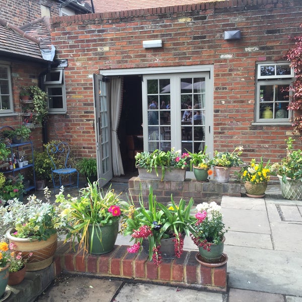 The Three Horseshoes Gastropub in Laleham