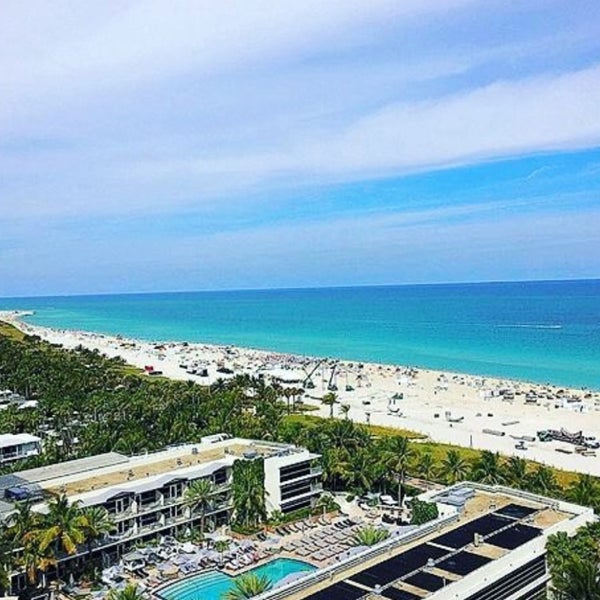 4/29/2016 tarihinde King🍾Bulentziyaretçi tarafından Hilton Cabana Miami Beach'de çekilen fotoğraf