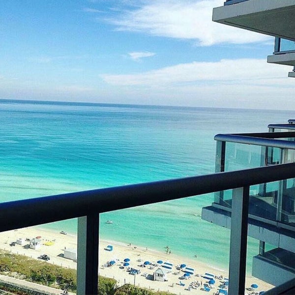 Foto scattata a Hilton Cabana Miami Beach da King🍾Bulent il 4/30/2016