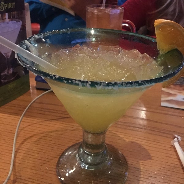Photo taken at Chili&#39;s Grill &amp; Bar by Francisco A. on 4/30/2017