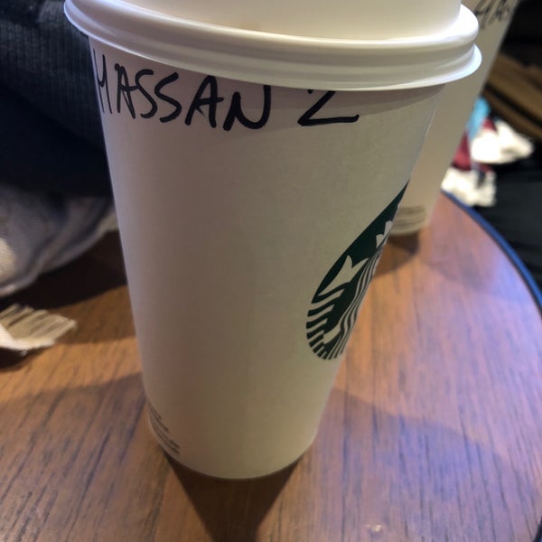 12/28/2017 tarihinde Hasan O.ziyaretçi tarafından Starbucks'de çekilen fotoğraf