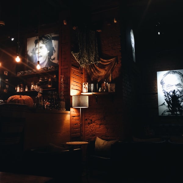 10/28/2016にVeronica B.がLegends barで撮った写真