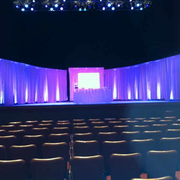 River event. Фотоотчет корпоратива в кафе версаль 27 декабря 2022 года. River event. Театр терезы дуровой зал. River event.