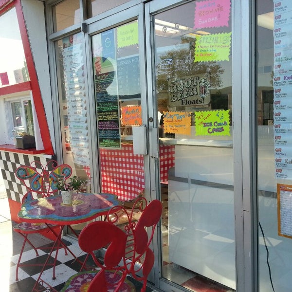 Sugar Lips Ice Cream Shop in Johnson City