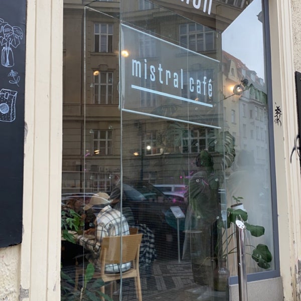 รูปภาพถ่ายที่ Mistral Café โดย Nehal เมื่อ 10/9/2023