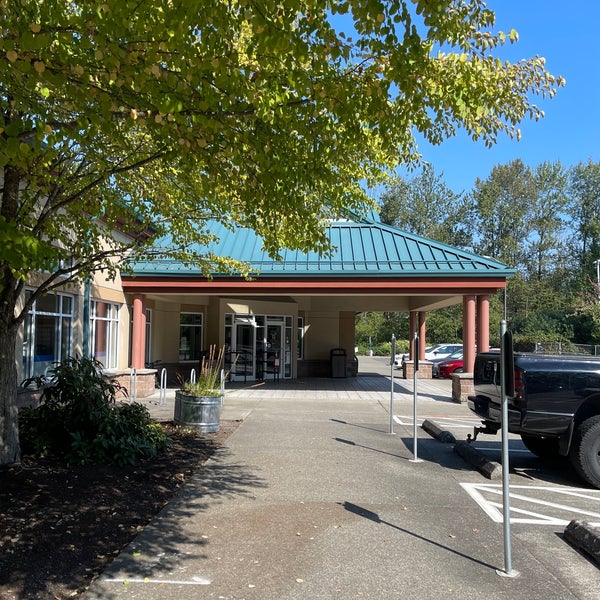 US Post Office Gilman 400 NW Gilman Blvd