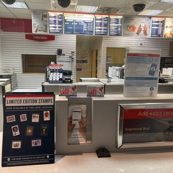 US Post Office Gilman 400 NW Gilman Blvd