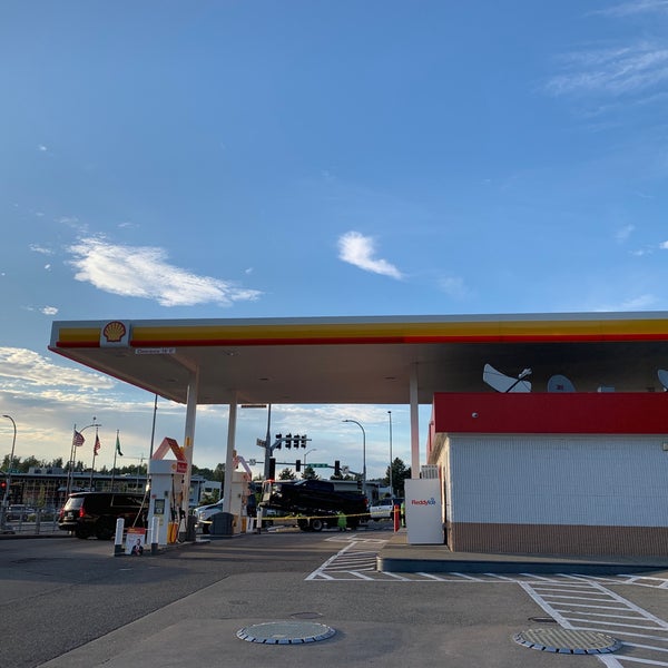 Shell Fuel Station in Bellevue