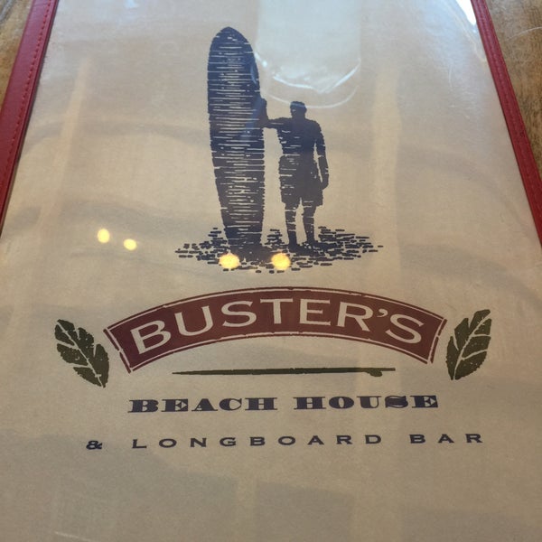 Photo prise au Buster&#39;s Beachhouse Grill &amp; Longboard Bar par PoP O. le8/14/2016