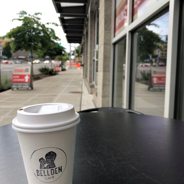 Foto tirada no(a) Bellden Cafe por PoP O. em 7/10/2018