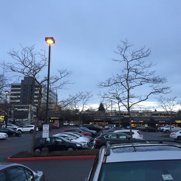 Design Market Shopping Mall in Bellevue