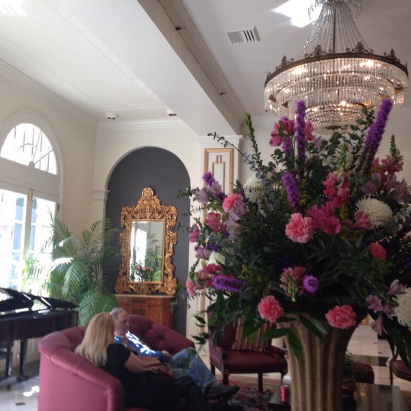 3/27/2015 tarihinde Margo M.ziyaretçi tarafından Bourbon Orleans Hotel'de çekilen fotoğraf