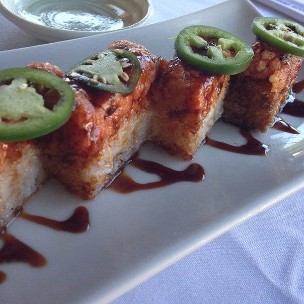 6/22/2013에 Morgan B.님이 California Roll &amp; Sushi Fish에서 찍은 사진