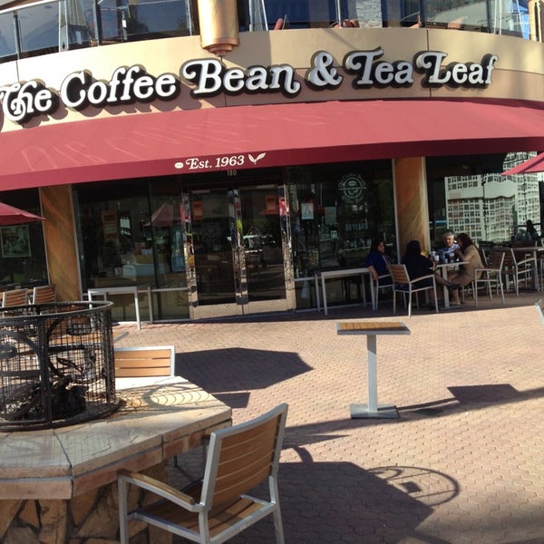 Foto tirada no(a) The Coffee Bean &amp; Tea Leaf por Jason B. em 4/4/2013