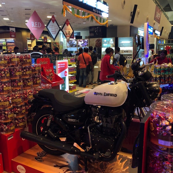 Photo taken at Bengaluru Duty Free Store by Matthew A. on 10/23/2018