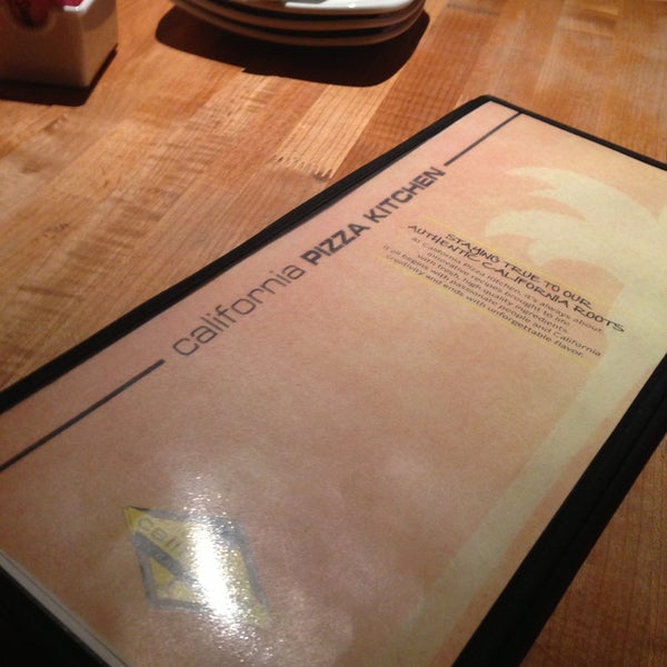 5/10/2013にMatthew A.がCalifornia Pizza Kitchenで撮った写真