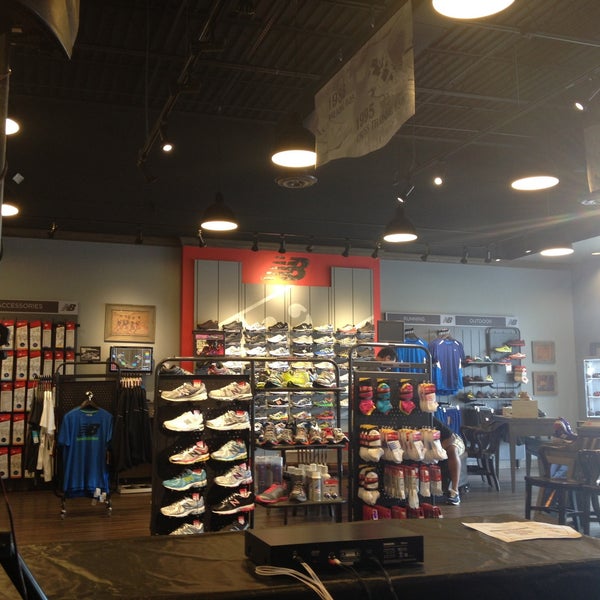 New balance outlet 2025 virginia beach