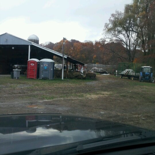 Photo taken at Soons Orchards by Jack D. on 10/27/2012