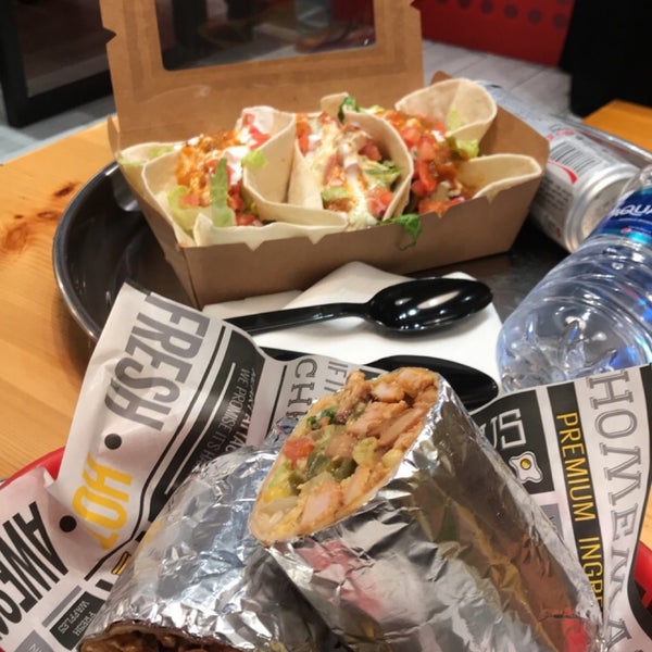 Foto diambil di Burrito Loco oleh Rana pada 2/21/2020