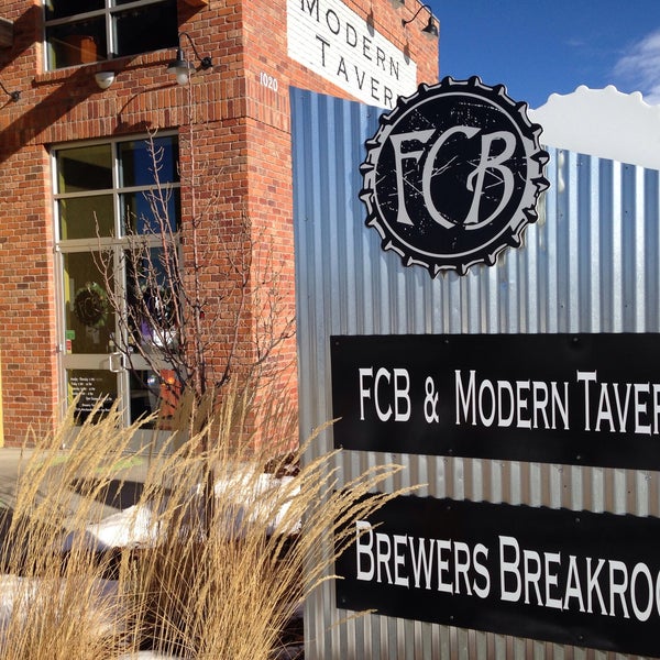 Foto diambil di Fort Collins Brewery &amp; Tavern oleh Alex-Tky M. pada 12/26/2015