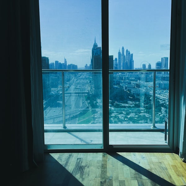 Photo taken at Fraser Suites Dubai by عبدالرزاق on 1/22/2022