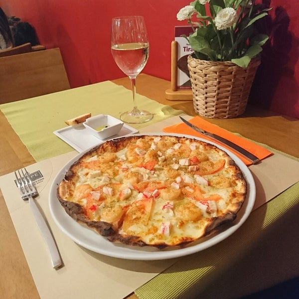 Photo taken at Beppe Pizzeria by Юлия П. on 1/19/2017