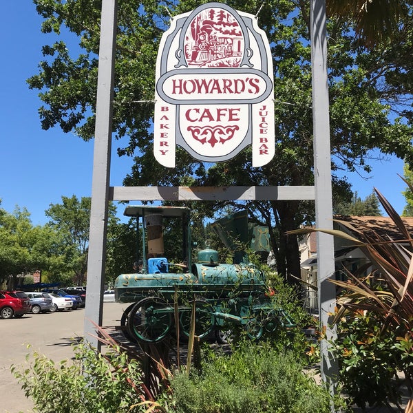 Howard's Cafe American Restaurant in Occidental