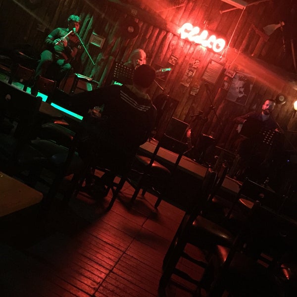 Foto diambil di Çello Cafe &amp; Bar oleh Kaan Y. pada 12/23/2018