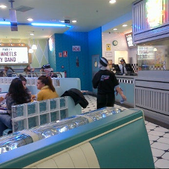 Photo taken at Yesterday American Diner by Paolo A. on 11/26/2011