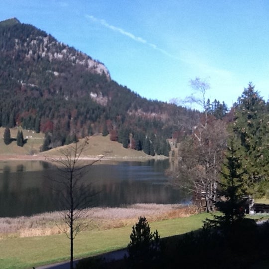 รูปภาพถ่ายที่ Arabella Alpenhotel am Spitzingsee โดย Dirk B. เมื่อ 10/29/2011