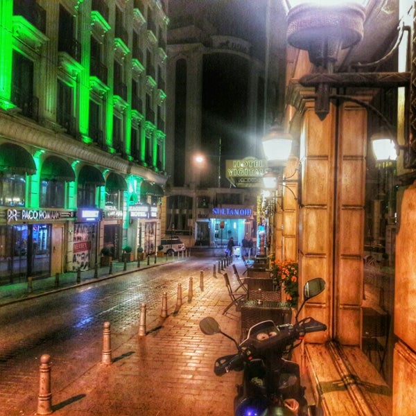 Foto tomada en Hotel Yiğitalp İstanbul  por Bülent A. el 11/8/2015