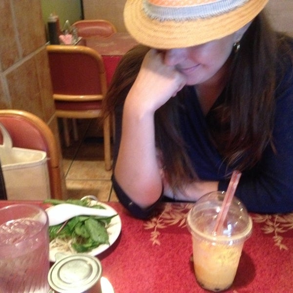 Das Foto wurde bei Miss Saigon Cafe von Benjamin S. am 5/26/2014 aufgenommen