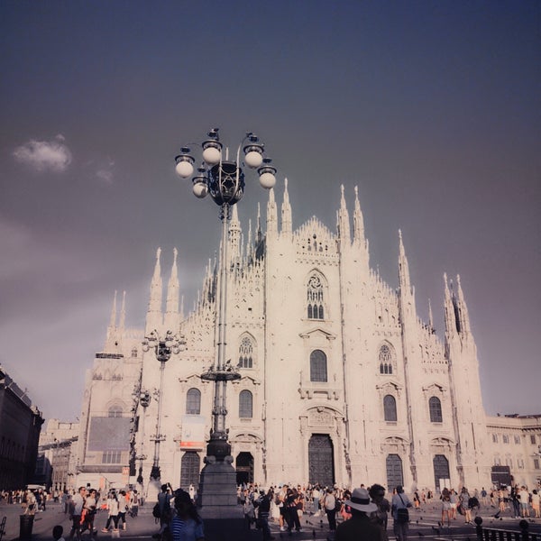 8/17/2016 tarihinde Gülşahziyaretçi tarafından Duomo di Milano'de çekilen fotoğraf